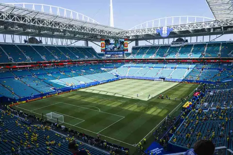 تقارير: عواصف رعدية تهدد مباراة إنجلترا وفرنسا في كأس العالم